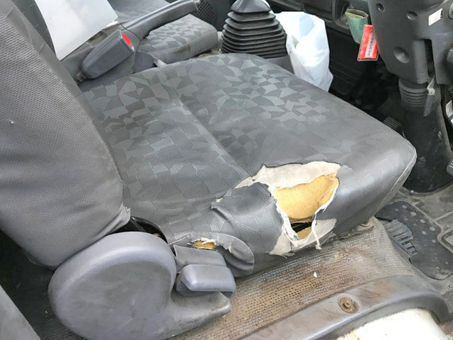 いすゞエルフ平ボディ小型（2t・3t）[写真24]