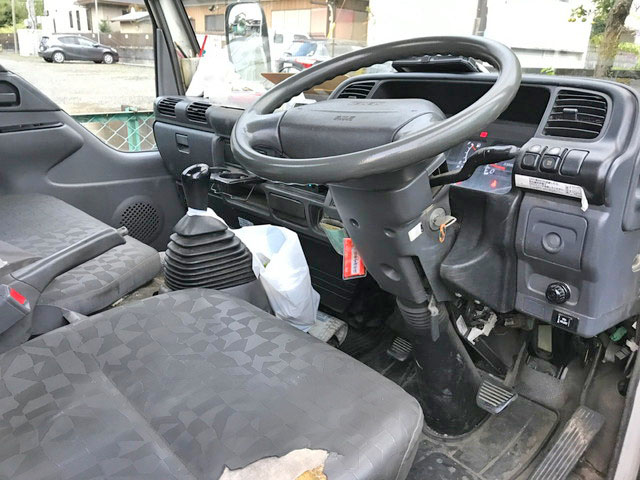 いすゞエルフ平ボディ小型（2t・3t）[写真27]