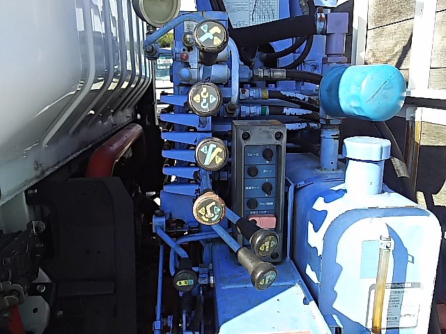 いすゞエルフクレーン4段小型（2t・3t）[写真16]