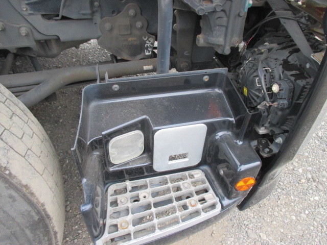 日野プロフィアトレーラーヘッド（トラクターヘッド）大型（10t）[写真26]