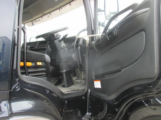 日野プロフィアトレーラーヘッド（トラクターヘッド）大型（10t）[写真29]