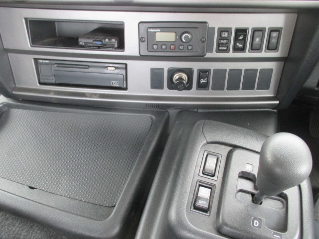 日野プロフィアトレーラーヘッド（トラクターヘッド）大型（10t）[写真32]