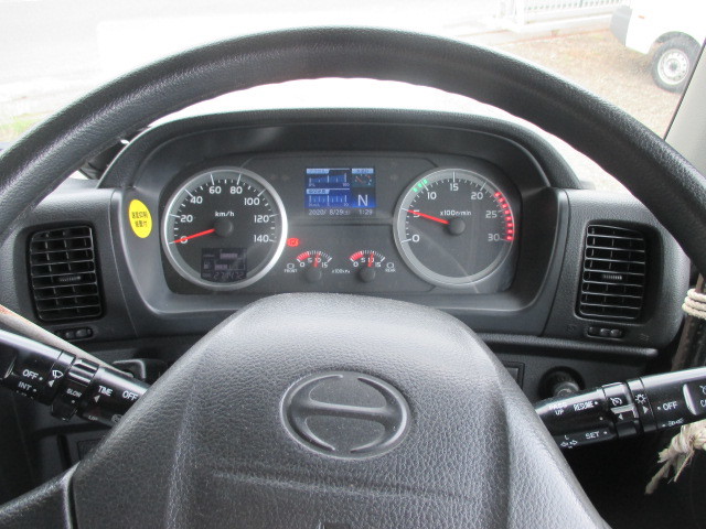 日野プロフィアトレーラーヘッド（トラクターヘッド）大型（10t）[写真37]