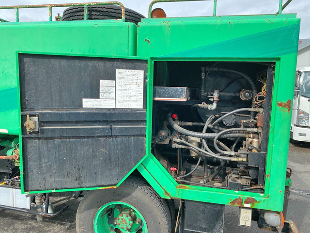 いすゞエルフ高圧洗浄車小型（2t・3t）[写真14]