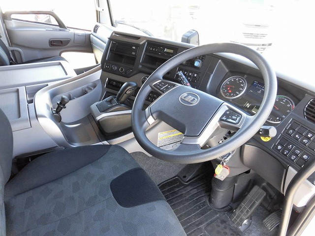 UDトラックスクオンアルミウイング大型（10t）[写真10]