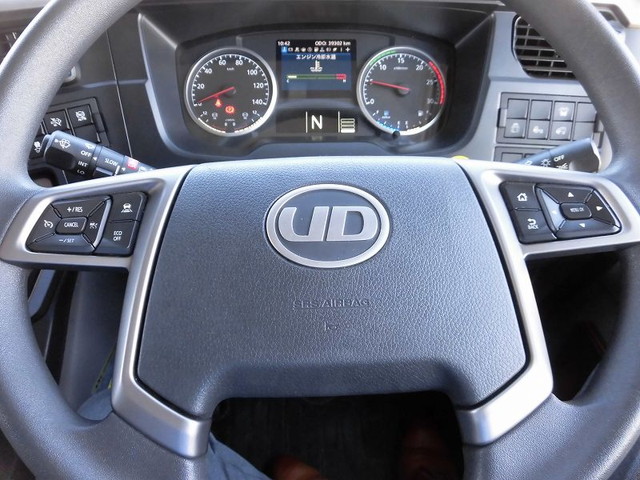 UDトラックスクオンアルミウイング大型（10t）[写真13]