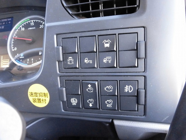 UDトラックスクオンアルミウイング大型（10t）[写真14]