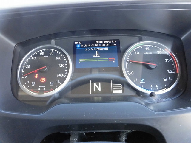 UDトラックスクオンアルミウイング大型（10t）[写真15]