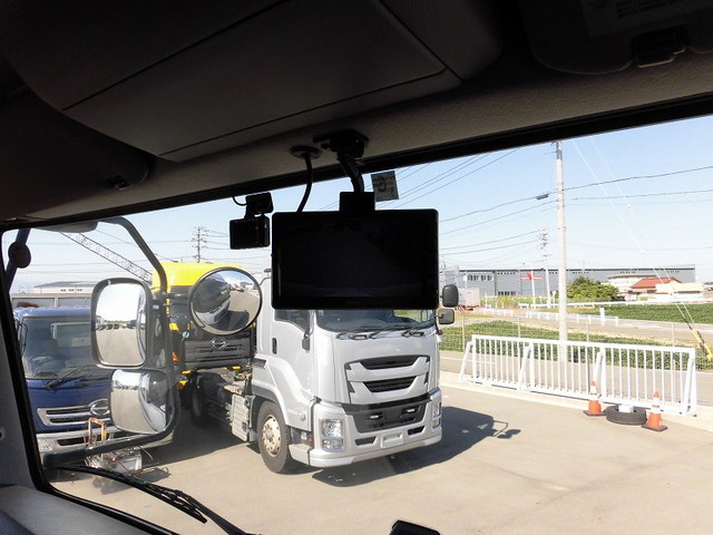 UDトラックスクオンアルミウイング大型（10t）[写真18]