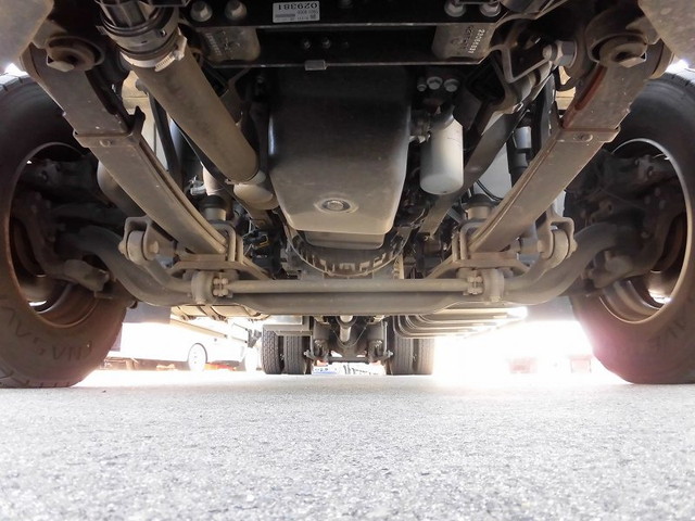 UDトラックスクオンアルミウイング大型（10t）[写真23]