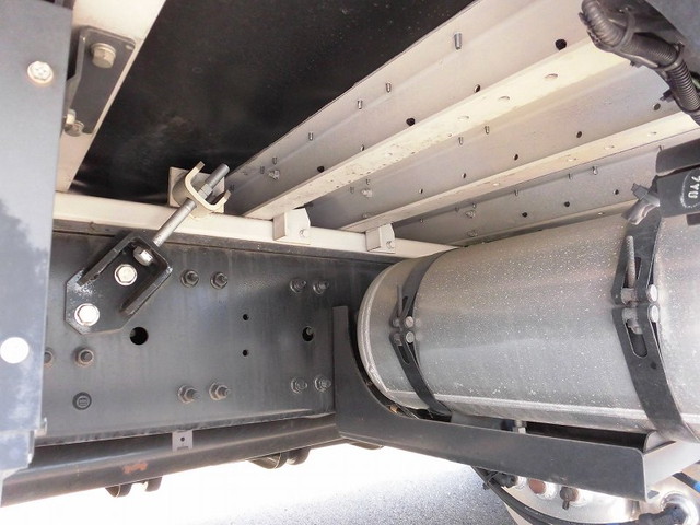 UDトラックスクオンアルミウイング大型（10t）[写真09]