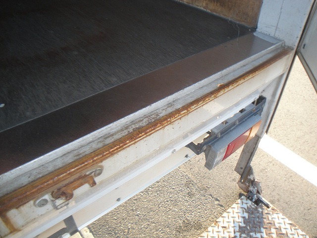 日産アトラスアルミバン小型（2t・3t）[写真14]