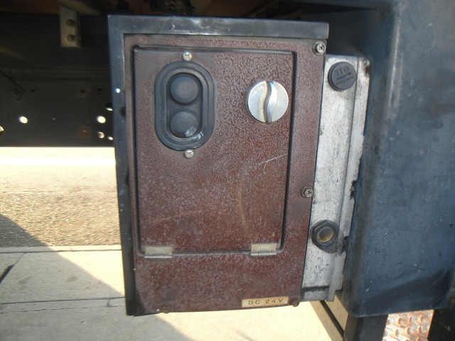 日産アトラスアルミバン小型（2t・3t）[写真17]