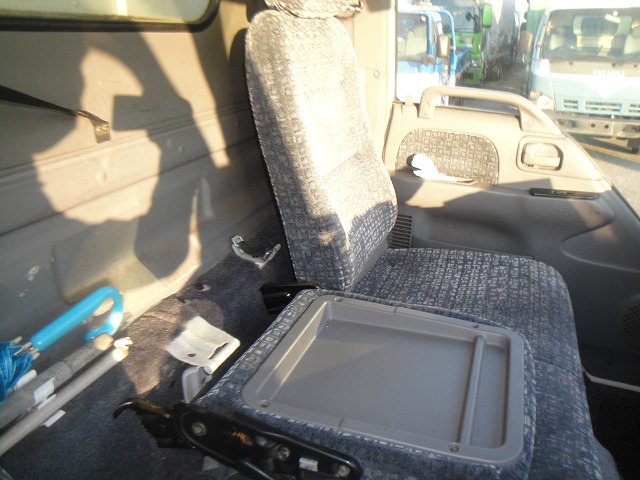 日産アトラスアルミバン小型（2t・3t）[写真21]