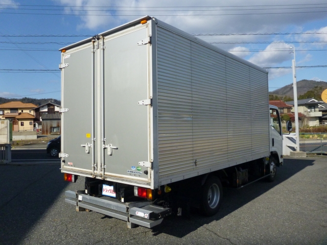 いすゞエルフアルミバン小型（2t・3t）[写真02]