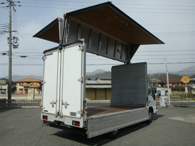 いすゞエルフパネルウイング小型（2t・3t）[写真02]