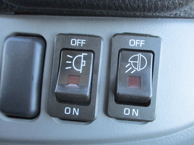 三菱ふそうキャンターアルミウイング小型（2t・3t）[写真34]