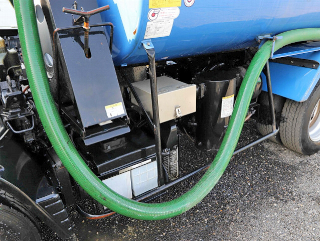 三菱ふそうキャンターバキュームカー小型（2t・3t）[写真16]