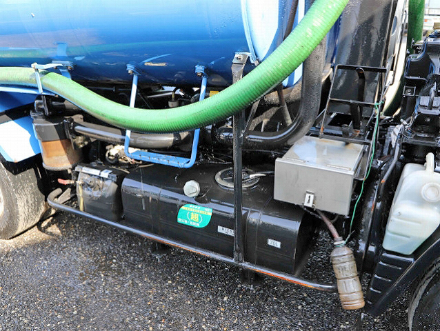 三菱ふそうキャンターバキュームカー小型（2t・3t）[写真17]