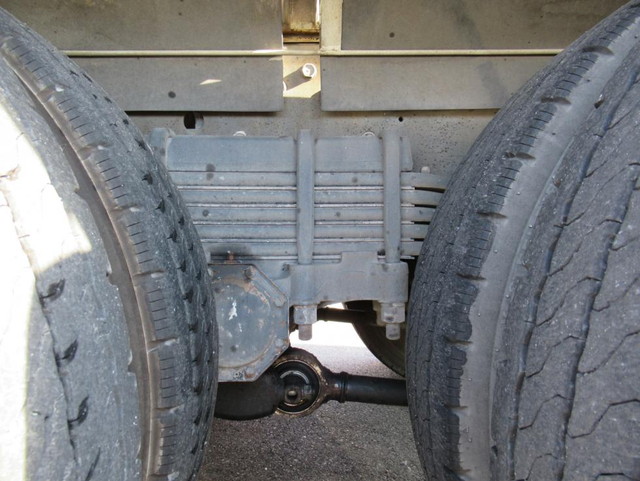 三菱ふそうスーパーグレートバルク車（粉粒体運搬車）大型（10t）[写真28]