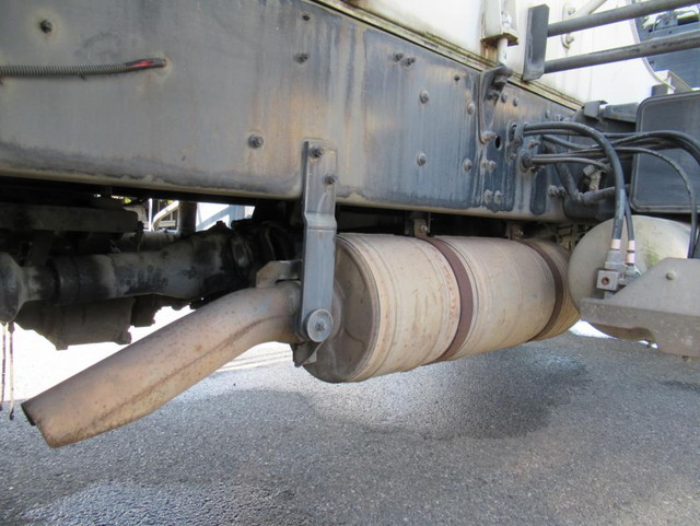 三菱ふそうスーパーグレートバルク車（粉粒体運搬車）大型（10t）[写真35]