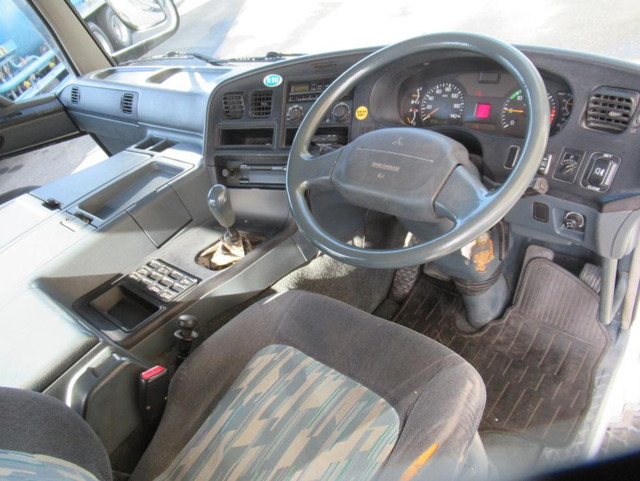 三菱ふそうスーパーグレートバルク車（粉粒体運搬車）大型（10t）[写真05]