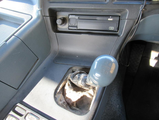 三菱ふそうスーパーグレートバルク車（粉粒体運搬車）大型（10t）[写真06]