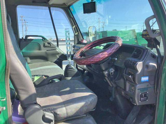 いすゞフォワードパッカー車（塵芥車）中型（4t）[写真16]