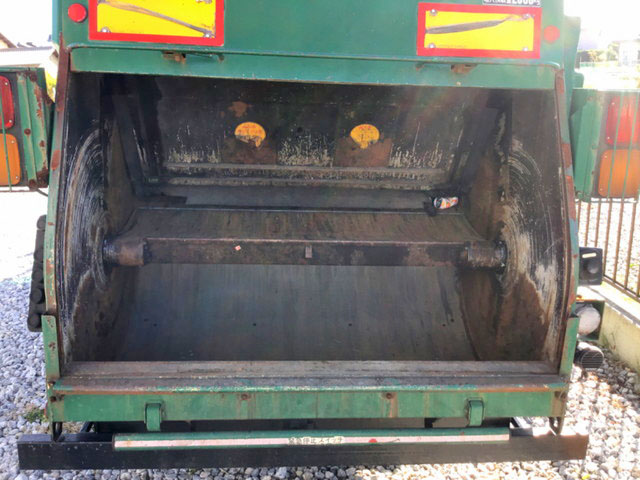 いすゞフォワードパッカー車（塵芥車）中型（4t）[写真06]