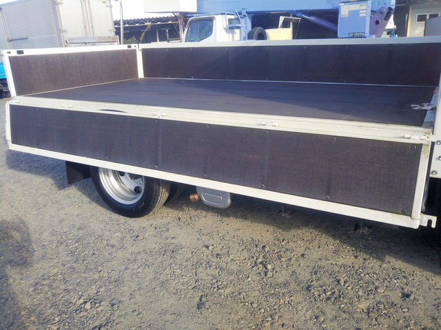 日野デュトロ平ボディ小型（2t・3t）[写真11]