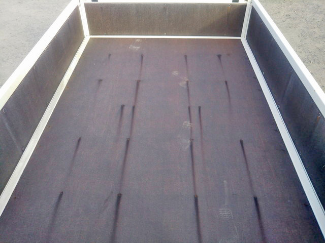 日野デュトロ平ボディ小型（2t・3t）[写真13]