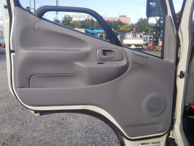 日野デュトロ平ボディ小型（2t・3t）[写真23]
