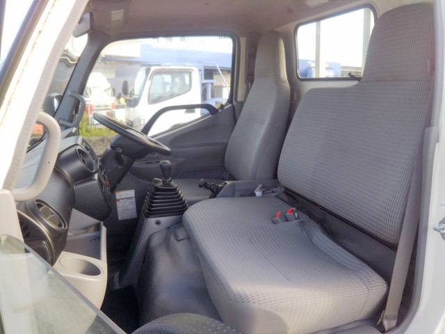 日野デュトロ平ボディ小型（2t・3t）[写真26]