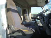 三菱ふそうファイターパネルウイング中型（4t）[写真18]