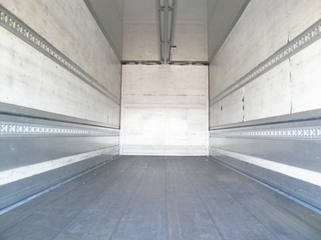 三菱ふそうファイターパネルウイング中型（4t）[写真05]