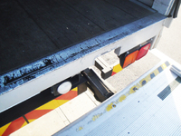 三菱ふそうファイターパネルウイング中型（4t）[写真07]