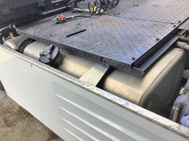 いすゞギガトレーラーヘッド（トラクターヘッド）大型（10t）[写真12]