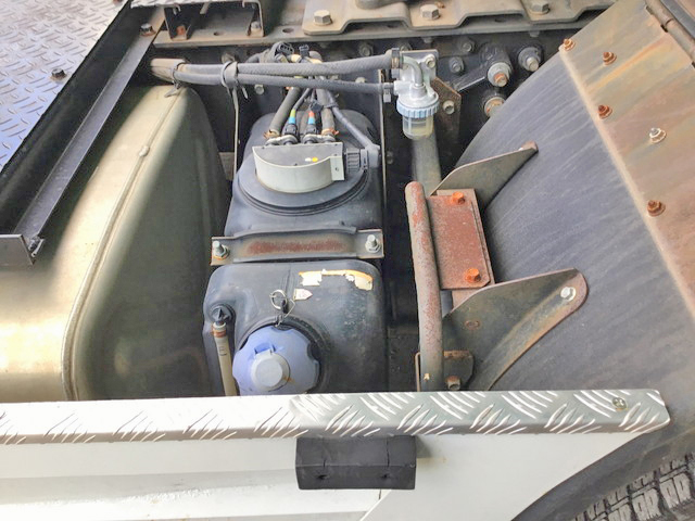 いすゞギガトレーラーヘッド（トラクターヘッド）大型（10t）[写真19]