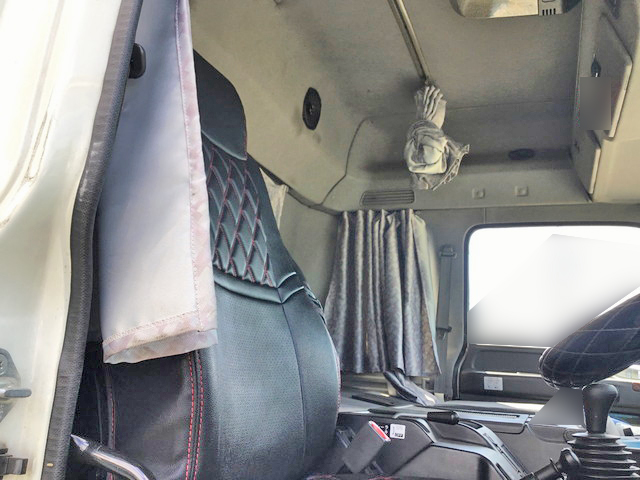 いすゞギガトレーラーヘッド（トラクターヘッド）大型（10t）[写真26]