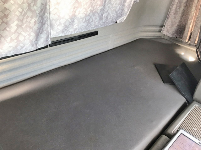 いすゞギガトレーラーヘッド（トラクターヘッド）大型（10t）[写真29]