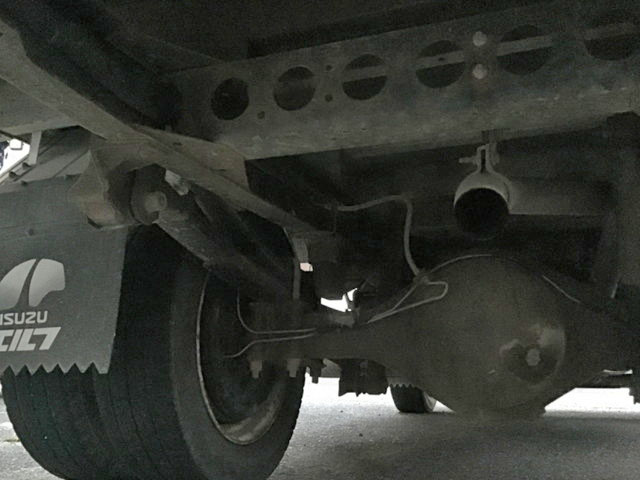 いすゞエルフ平ボディ小型（2t・3t）[写真11]