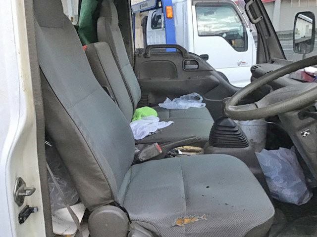 いすゞエルフ平ボディ小型（2t・3t）[写真15]