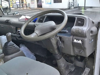 いすゞエルフ平ボディ小型（2t・3t）[写真16]