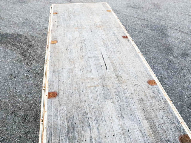 いすゞフォワード平ボディ中型（4t）[写真12]