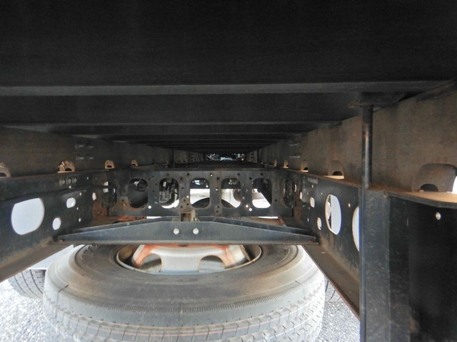 いすゞフォワード平ボディ中型（4t）[写真13]