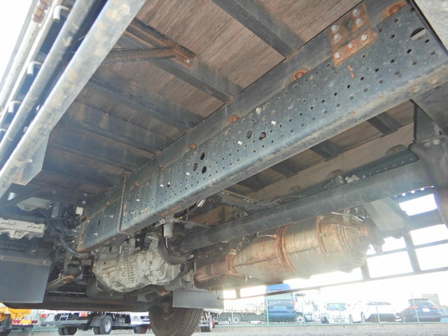 いすゞフォワード平ボディ中型（4t）[写真15]