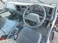 いすゞフォワード平ボディ中型（4t）[写真17]