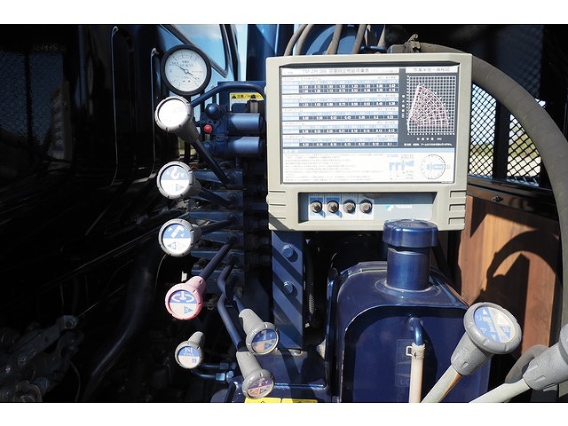 いすゞエルフクレーン6段小型（2t・3t）[写真10]