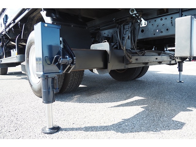 いすゞエルフクレーン6段小型（2t・3t）[写真17]