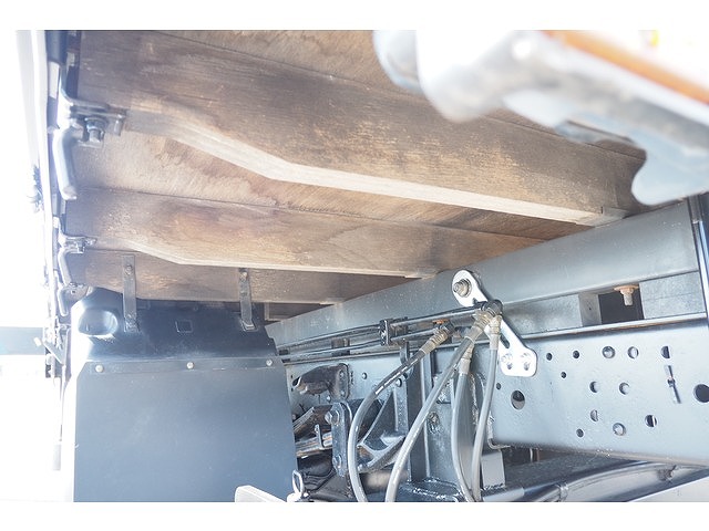 いすゞエルフクレーン6段小型（2t・3t）[写真38]